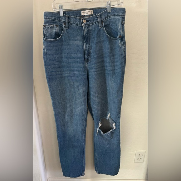 Abercrombie and Fitch 90’s Straight ultra High Rise Curve Love Jeans Size 31 - Picture 1 of 6